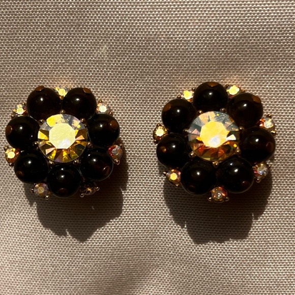 Authentic Vintage crown Trifari Jewels Rhinestone Cabochon Clip Earrings - Picture 1 of 7